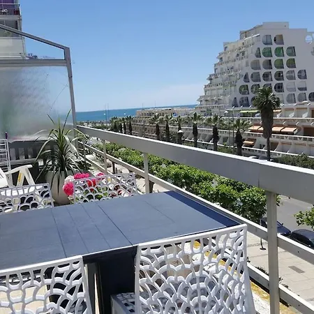 Apartment Nouveau! Centre Avec Terrasse Vue Mer, Classe 2 Etoiles *