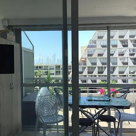 Apartment Nouveau! Centre Avec Terrasse Vue Mer, Classe 2 Etoiles